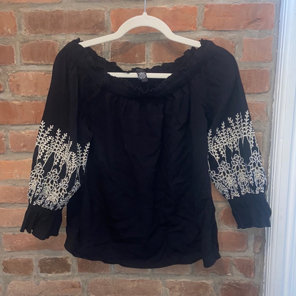 INC Off-Shoulder Top with Gold Embroidery Size Small